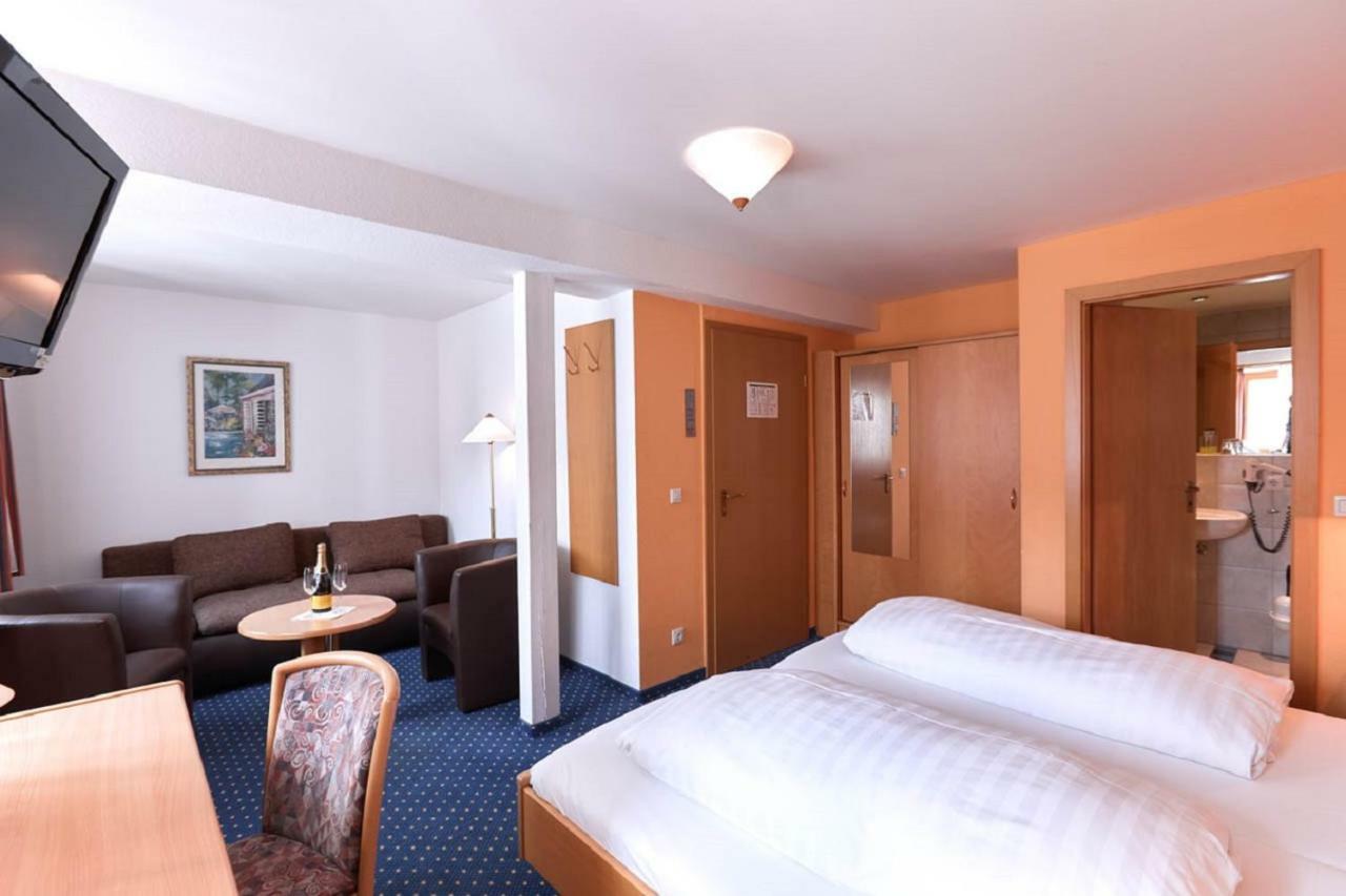 Gasthof-Hotel Pietsch Freystadt ภายนอก รูปภาพ